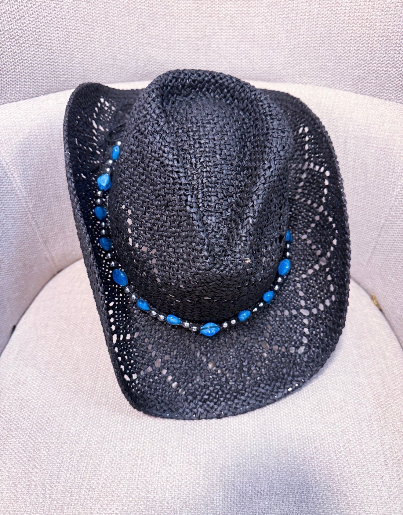 Demi hat