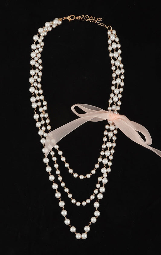 Multi pearl necklace