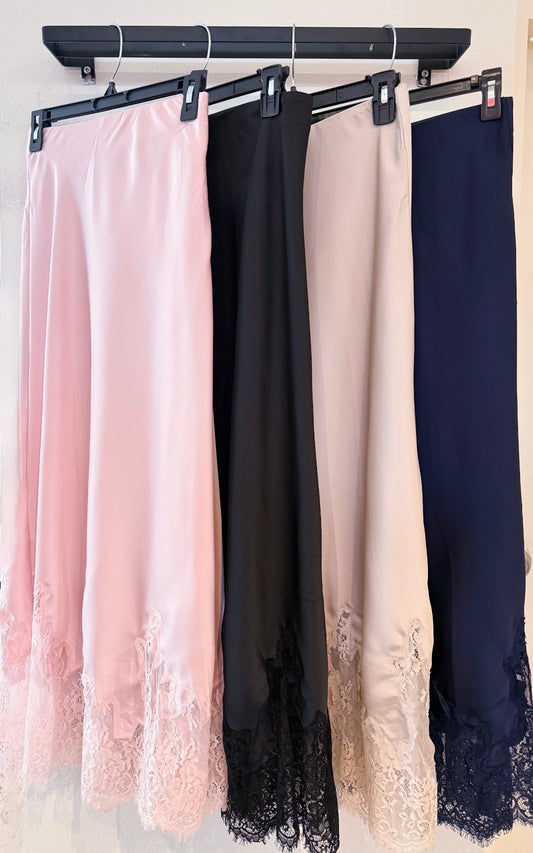 Antonia lace skirt